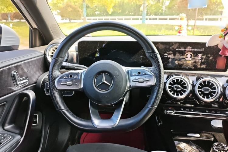 Used Mercedes-Benz A-Class 2022 Revised Version A 200 L Sport Sedan Fashionable Style Steering Wheel