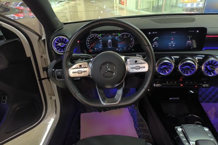 Used Mercedes-Benz A-Class 2022 Revised Version A 200 L Sport Sedan Fashionable Style Steering Wheel