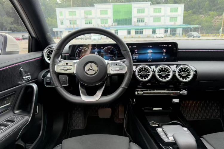 Used Mercedes-Benz A-Class 2022 Revised Version A 200 L Sport Sedan Fashionable Style Steering Wheel
