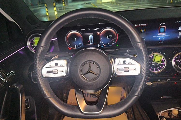 Used Mercedes-Benz A-Class 2022 Second Facelift A 200 L Sport Sedan Fashion Version Steering Wheel