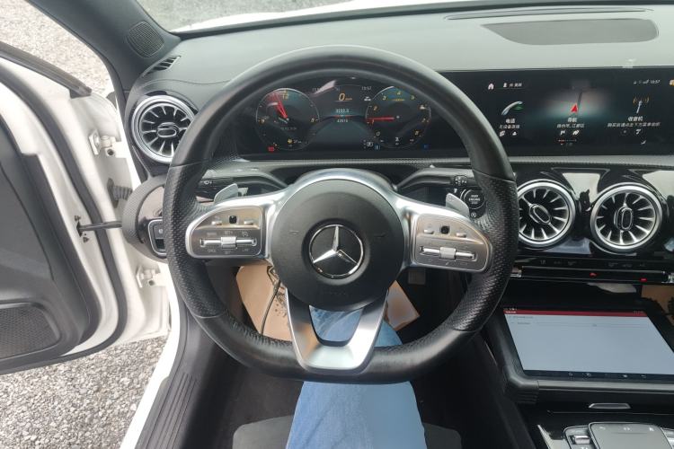 Used Mercedes-Benz A-Class 2022 Revised Version A 200 L Sport Sedan Fashionable Style Steering Wheel