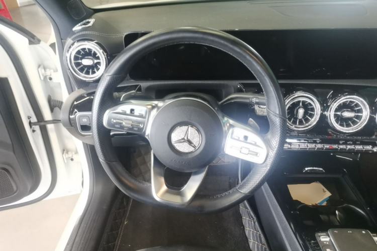 Used Mercedes-Benz A-Class 2022 Revised Version A 200 L Sport Sedan Fashionable Style Steering Wheel