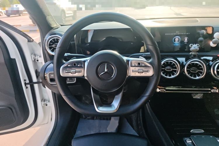 Used Mercedes-Benz A-Class 2022 Restyled A 200 L Sport Sedan Fashion Version Steering Wheel