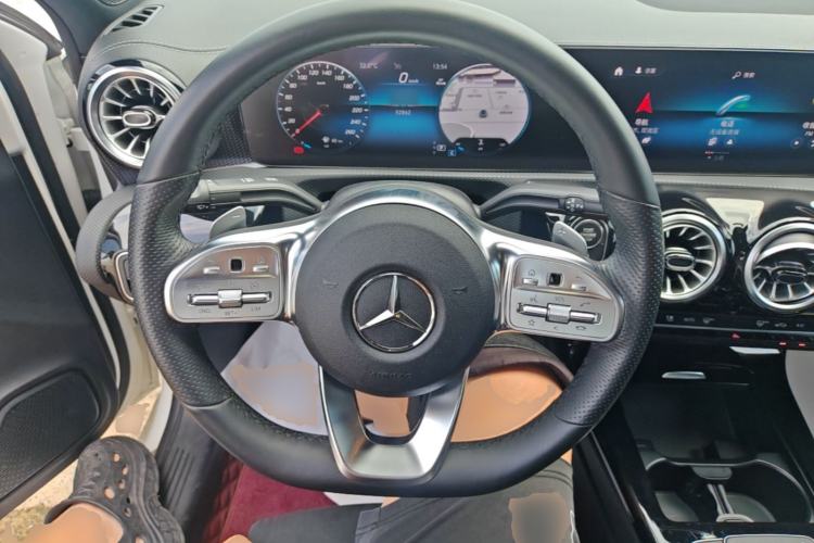 Used Mercedes-Benz A-Class 2022 Revised Version A 200 L Sport Sedan Fashionable Style Steering Wheel