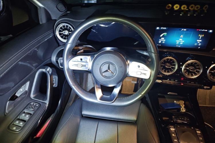 Used Mercedes-Benz A-Class 2022 Restyled A 200 L Sport Sedan Fashion Version Steering Wheel
