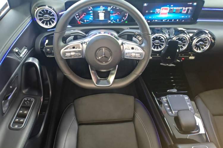 Used Mercedes-Benz A-Class 2022 Revised Version A 200 L Sport Sedan Fashionable Style Steering Wheel