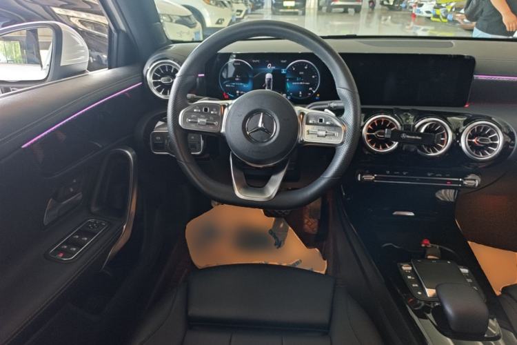 Used Mercedes-Benz A-Class 2022 Restyled A 200 L Sport Sedan Fashion Version Steering Wheel