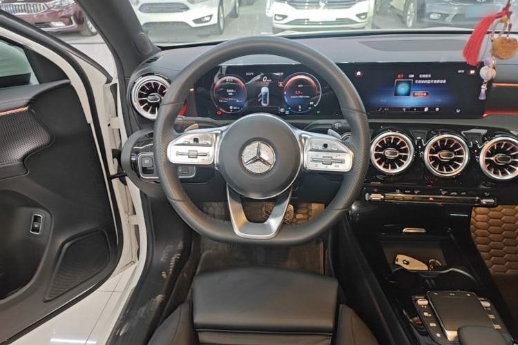 Used Mercedes-Benz A-Class 2022 Restyled A 200 L Sport Sedan Fashion Version Steering Wheel