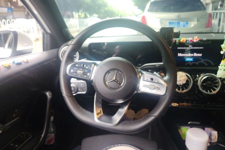 Used Mercedes-Benz A-Class 2022 Second Facelift A 200 L Sport Sedan Fashion Version Steering Wheel