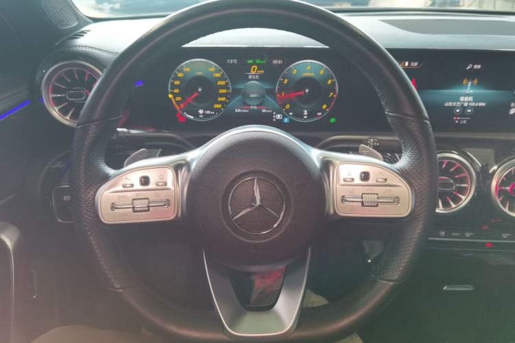 Used Mercedes-Benz A-Class 2022 Second Facelift A 200 L Sport Sedan Fashion Version Steering Wheel