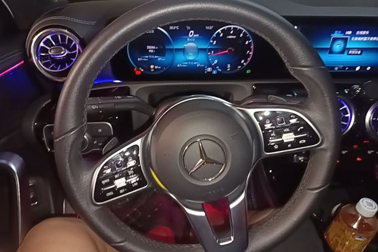Used Mercedes-Benz A-Class 2022 Restyled A 200 L Sport Sedan Fashion Version Steering Wheel