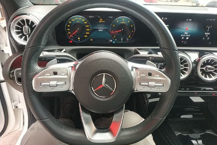 Used Mercedes-Benz A-Class 2022 Revised Version A 200 L Sport Sedan Fashionable Style Steering Wheel