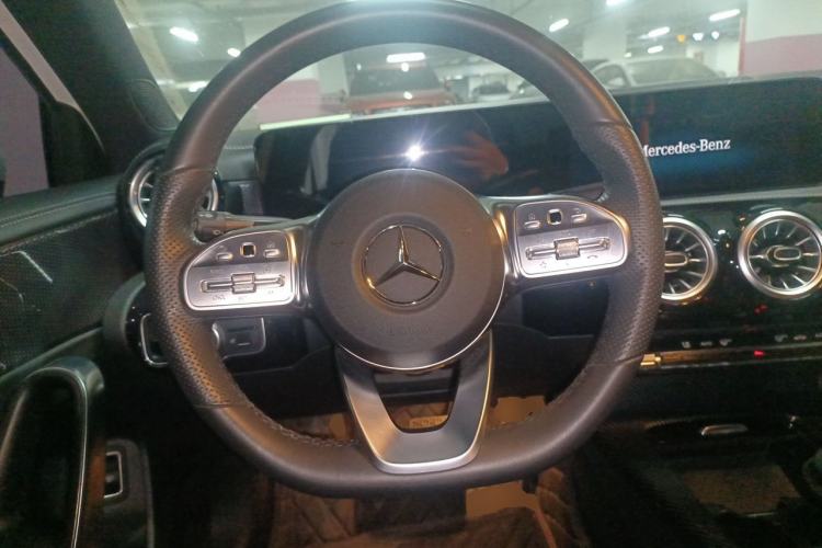 Used Mercedes-Benz A-Class 2022 Restyled A 200 L Sport Sedan Fashion Version Steering Wheel
