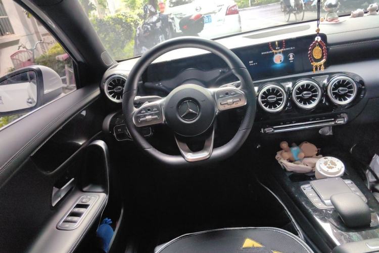 Used Mercedes-Benz A-Class 2022 Restyled A 200 L Sport Sedan Fashion Version Steering Wheel