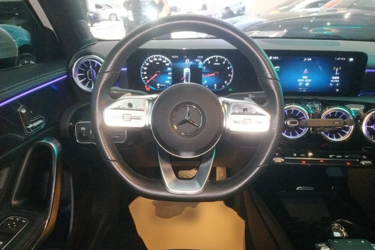 Used Mercedes-Benz A-Class 2022 Revised Version A 200 L Sport Sedan Fashionable Style Steering Wheel