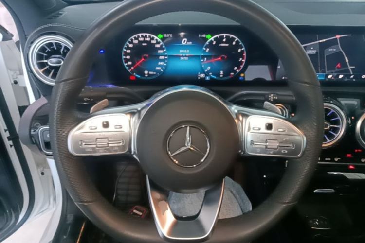 Used Mercedes-Benz A-Class 2022 Second Facelift A 200 L Sport Sedan Fashion Version Steering Wheel