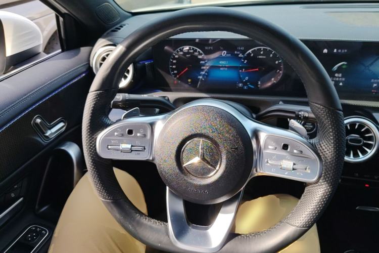 Used Mercedes-Benz A-Class 2022 Revised Version A 200 L Sport Sedan Fashionable Style Steering Wheel