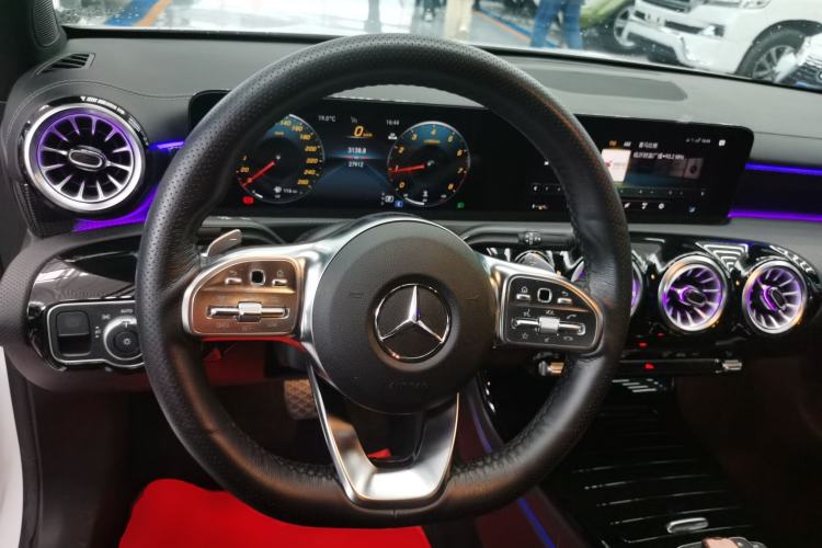 Used Mercedes-Benz A-Class 2022 Revised Version A 200 L Sport Sedan Fashionable Style Steering Wheel