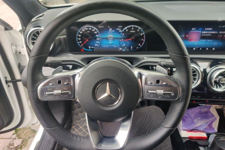 Used Mercedes-Benz A-Class 2022 Revised Version A 200 L Sport Sedan Fashionable Style Steering Wheel