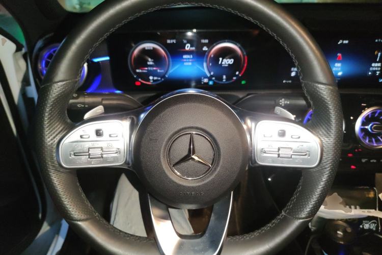 Used Mercedes-Benz A-Class 2022 Revised Version A 200 L Sport Sedan Fashionable Style Steering Wheel