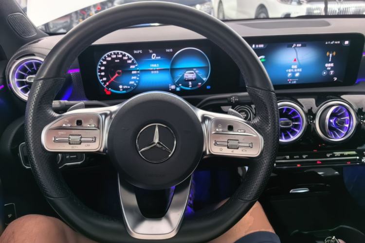 Used Mercedes-Benz A-Class 2022 Second Facelift A 200 L Sport Sedan Fashion Version Steering Wheel