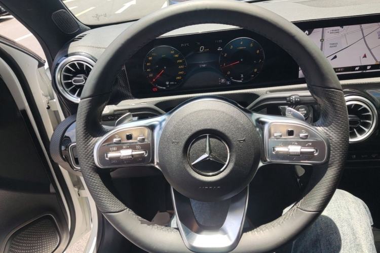 Used Mercedes-Benz A-Class 2022 Revised Version A 200 L Sport Sedan Fashionable Style Steering Wheel