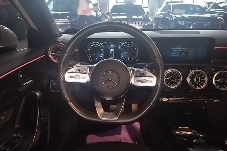 Used Mercedes-Benz A-Class 2022 Revised Version A 200 L Sport Sedan Fashionable Style Steering Wheel