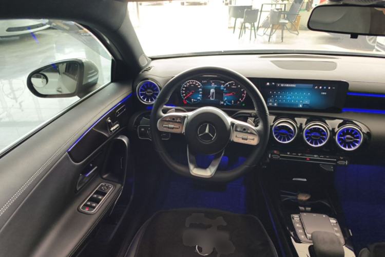 Used Mercedes-Benz A-Class 2022 Revised Version A 200 L Sport Sedan Fashionable Style Steering Wheel