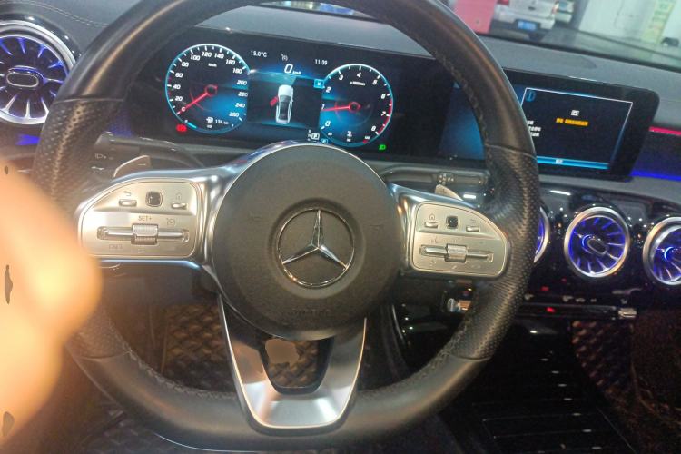 Used Mercedes-Benz A-Class 2022 Restyled A 200 L Sport Sedan Fashion Version Steering Wheel