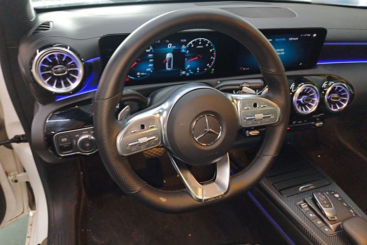 Used Mercedes-Benz A-Class 2022 Revised Version A 200 L Sport Sedan Fashionable Style Steering Wheel