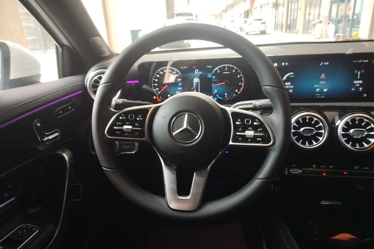Used Mercedes-Benz A-Class 2022 Revised Version A 200 L Sport Sedan Fashionable Style Steering Wheel