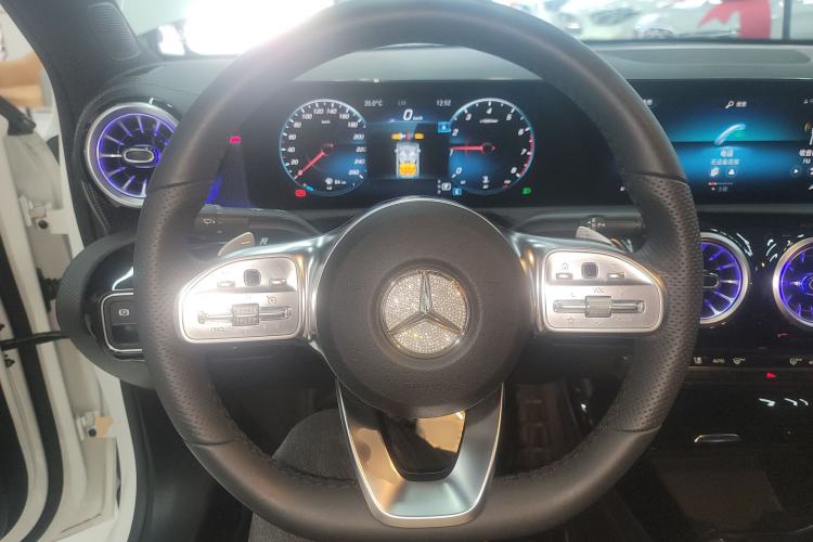 Used Mercedes-Benz A-Class 2022 Revised Version A 200 L Sport Sedan Fashionable Style Steering Wheel