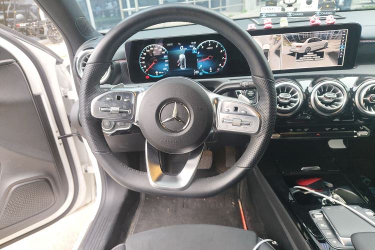 Used Mercedes-Benz A-Class 2022 Revised Version A 200 L Sport Sedan Fashionable Style Steering Wheel