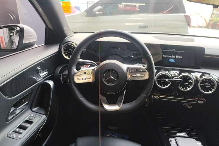 Used Mercedes-Benz A-Class 2022 Restyled A 200 L Sport Sedan Fashion Version Steering Wheel