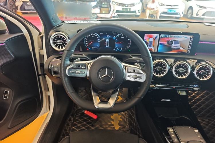 Used Mercedes-Benz A-Class 2022 Revised Version A 200 L Sport Sedan Fashionable Style Steering Wheel