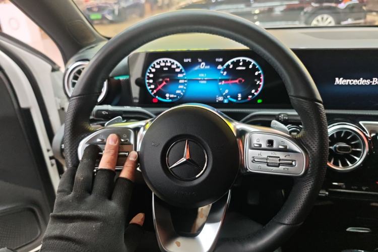 Used Mercedes-Benz A-Class 2022 Revised Version A 200 L Sport Sedan Fashionable Style Steering Wheel