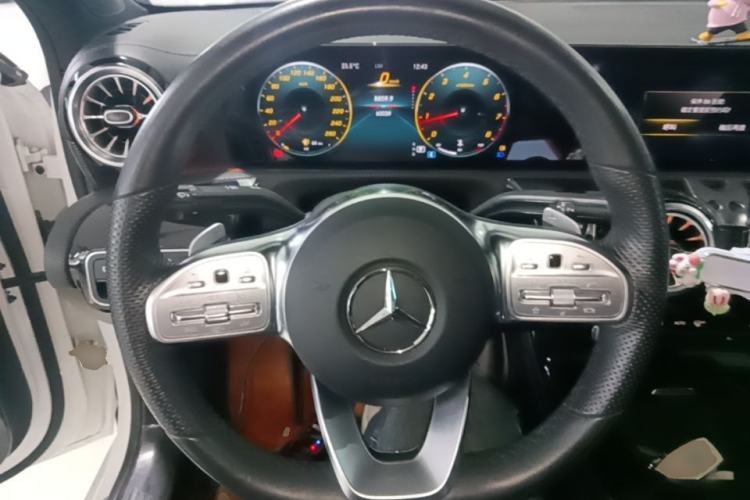 Used Mercedes-Benz A-Class 2022 Restyled A 200 L Sport Sedan Fashion Version Steering Wheel