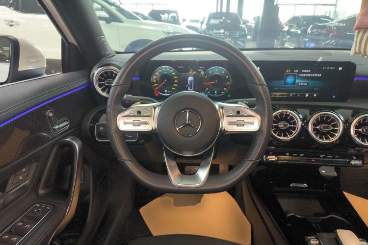 Used Mercedes-Benz A-Class 2022 Revised Version A 200 L Sport Sedan Fashionable Style Steering Wheel