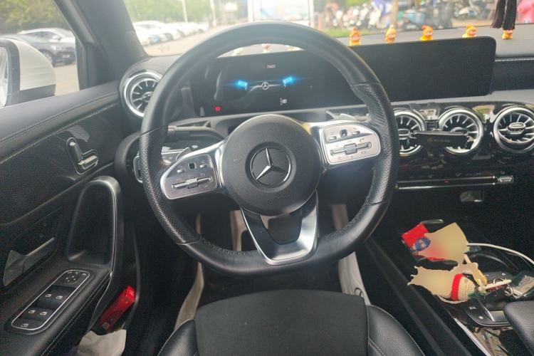 Used Mercedes-Benz A-Class 2022 Revised Version A 200 L Sport Sedan Fashionable Style Steering Wheel