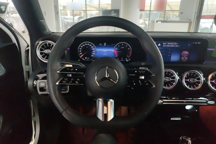 Used Mercedes-Benz A-Class 2022 Revised Version A 200 L Sport Sedan Fashionable Style Steering Wheel