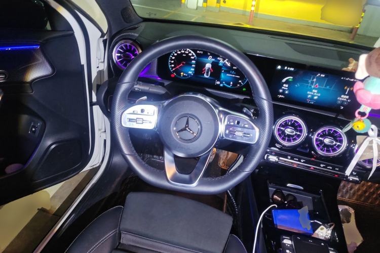 Used Mercedes-Benz A-Class 2022 Revised Version A 200 L Sport Sedan Fashionable Style Steering Wheel