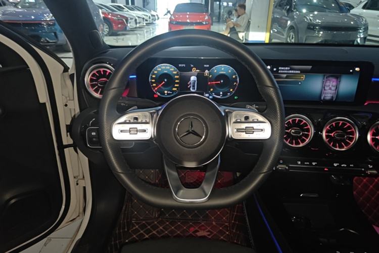 Used Mercedes-Benz A-Class 2022 Revised Version A 200 L Sport Sedan Fashionable Style Steering Wheel