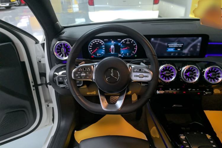 Used Mercedes-Benz A-Class 2022 Restyled A 200 L Sport Sedan Fashion Version Steering Wheel