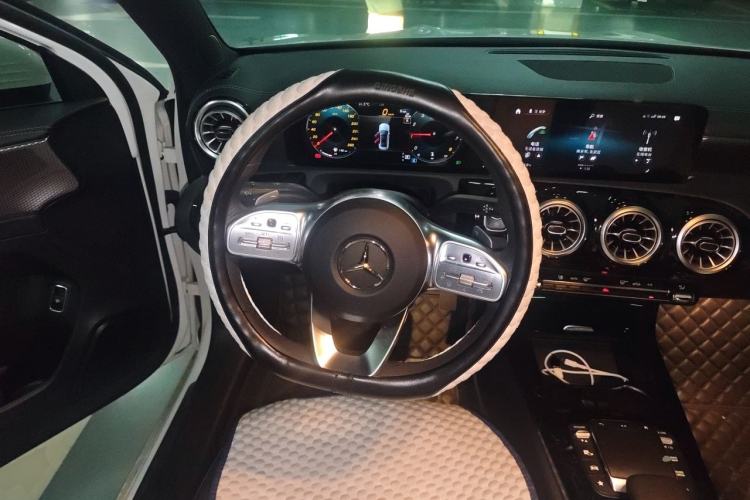Used Mercedes-Benz A-Class 2022 Revised Version A 200 L Sport Sedan Fashionable Style Steering Wheel