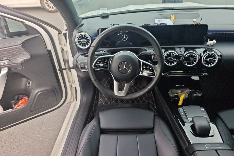 Used Mercedes-Benz A-Class 2022 Restyled A 200 L Sport Sedan Fashion Version Steering Wheel