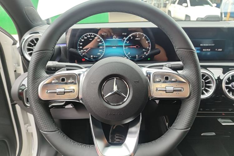 Used Mercedes-Benz A-Class 2022 Revised Version A 200 L Sport Sedan Fashionable Style Steering Wheel