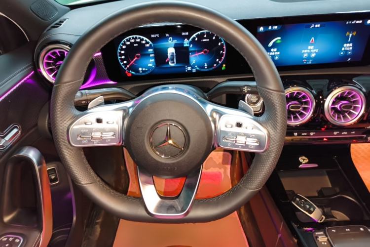 Used Mercedes-Benz A-Class 2022 Revised Version A 200 L Sport Sedan Fashionable Style Steering Wheel