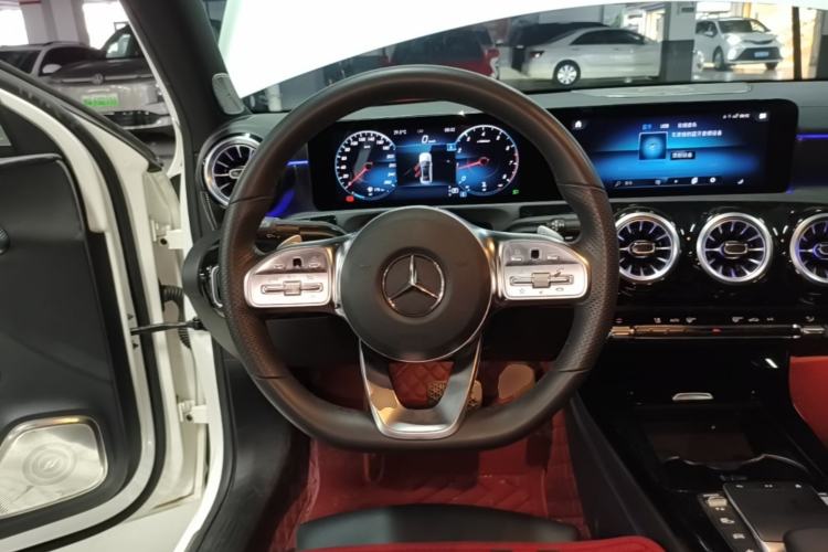 Used Mercedes-Benz A-Class 2022 Restyled A 200 L Sport Sedan Fashion Version Steering Wheel