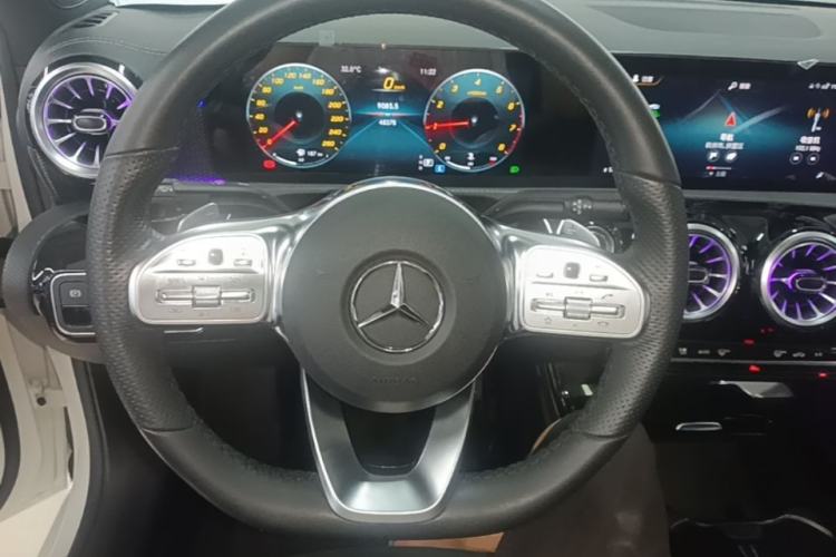 Used Mercedes-Benz A-Class 2022 Second Facelift A 200 L Sport Sedan Fashion Version Steering Wheel