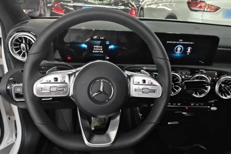 Used Mercedes-Benz A-Class 2022 Restyled A 200 L Sport Sedan Fashion Version Steering Wheel